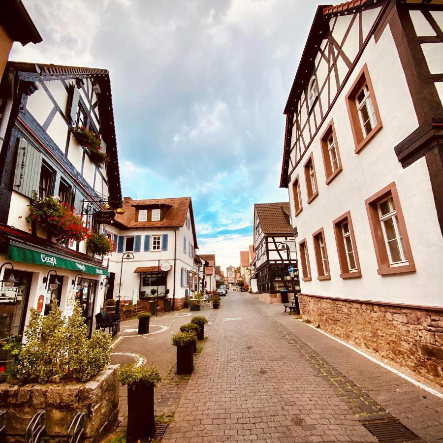 Hexenhaeuschen Dreieichenhain Exterior photo